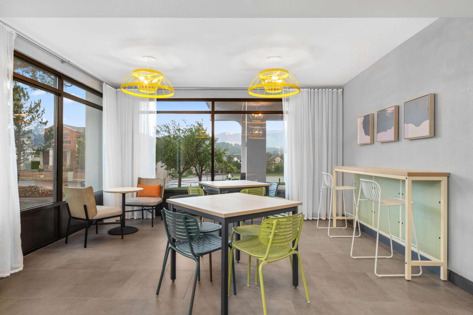 Spark By Hilton Colorado Springs I 25 Central Exterior foto
